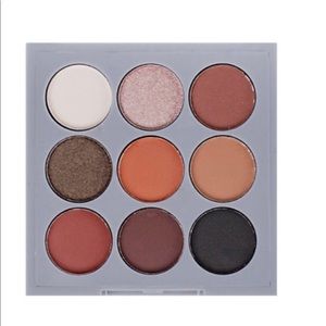 Warm neutral eyeshadow palette